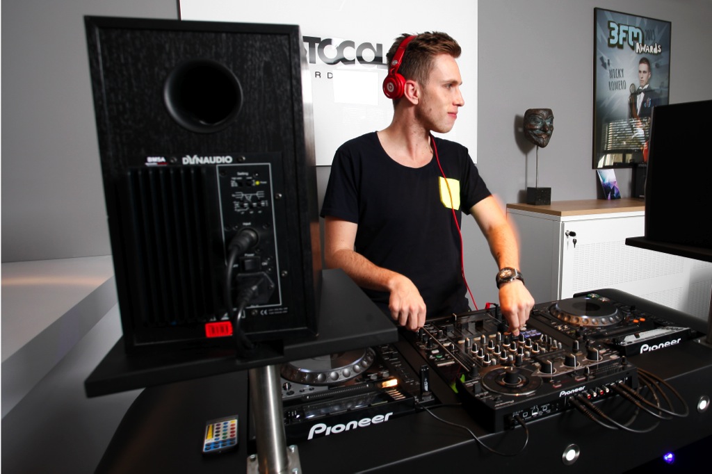 Mua bán loa dành cho DJ Mua bán loa dành cho DJ